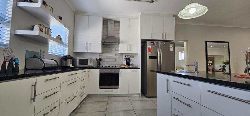 3 Bedroom Property for Sale in Country Club Western Cape